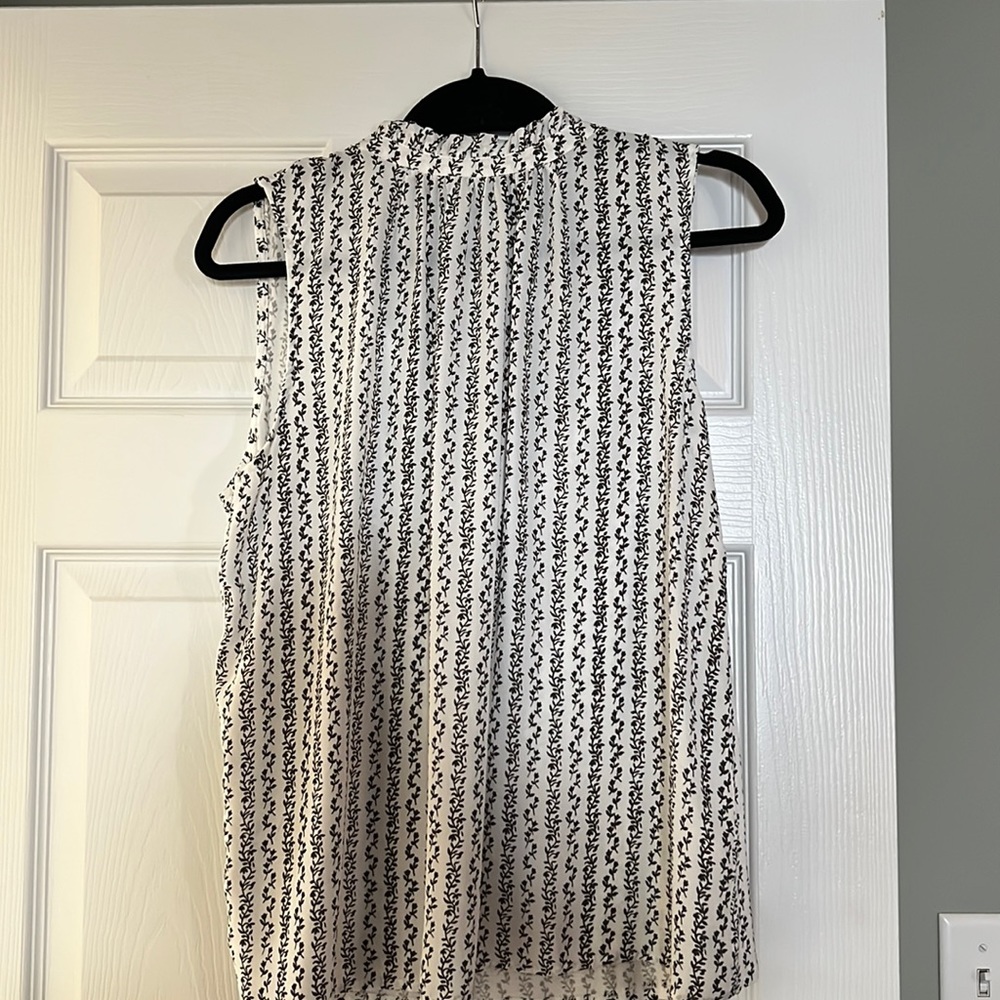 LOFT top, Size Large - Picture 3 of 3